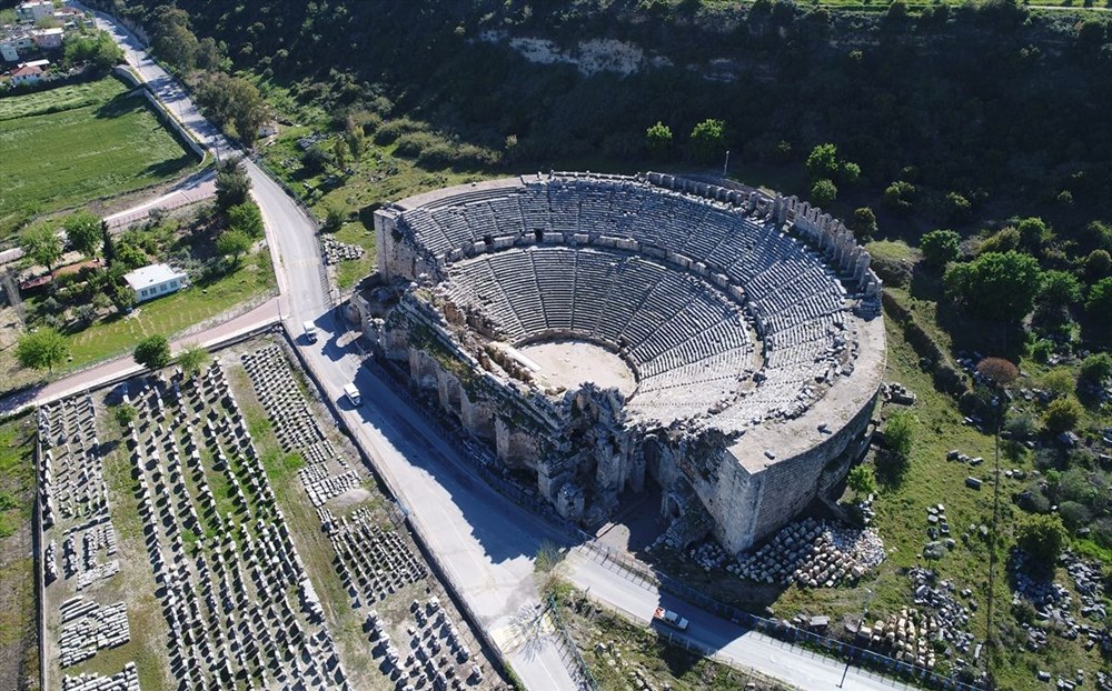 Perge Photo